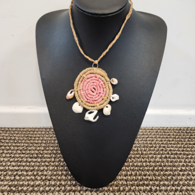 Small Pink necklace 6 Shells - Jewellery Unique - Fiona Martich